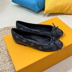 Louis Vuitton Flat Shoes